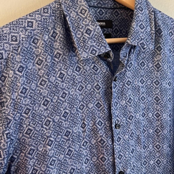 Hugo Boss Geometric 100% Linen Button Down Shirt Large - Picture 4 of 10